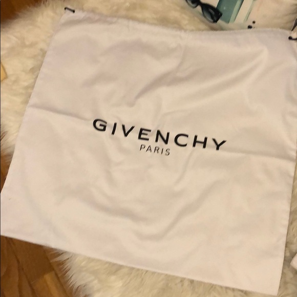 dust bag givenchy